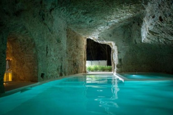 medieval house with underground tunnels and caves 7 554x368 Ngắm nhìn mãn nhãn với biệt thự cổ dưới lòng đất