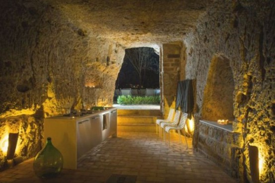 Ngắm nhìn mãn nhãn với biệt thự cổ dưới lòng đất medieval house with underground tunnels and caves 8 554x368 Ngắm nhìn mãn nhãn với biệt thự cổ dưới lòng đất