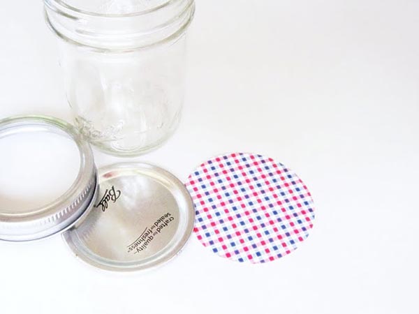 Tận dụng lọ đựng mứt cũ làm đẹp nhà 8 goodlivingmagazine250cd3dfba94 Gợi ý thiết kế tận dụng lọ đựng mứt cũ làm đẹp nhà