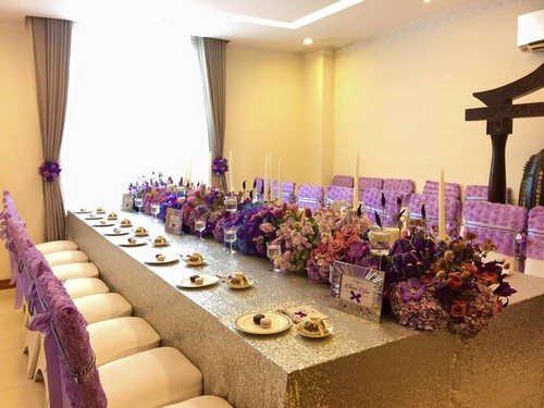 20160921155728 trang tri nha 4 Học hỏi cô dâu Sài Gòn sử dụng cả vườn hoa tím tuyệt đẹp để trang trí nhà ngày cưới
