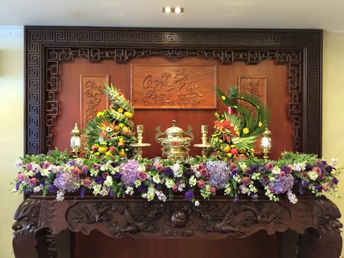 20160921155728 trang tri nha 7 Học hỏi cô dâu Sài Gòn sử dụng cả vườn hoa tím tuyệt đẹp để trang trí nhà ngày cưới